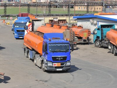 «Небезпечні бензочати». У Криму погрожують 20 роками в'язниці за зйомку бензовозів