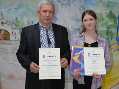 Студентка із Дубна перемогла у Всеукраїнському конкурсі з різьби по дереву