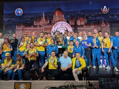 Українців покарали за відмову стояти на подіумі під російський гімн