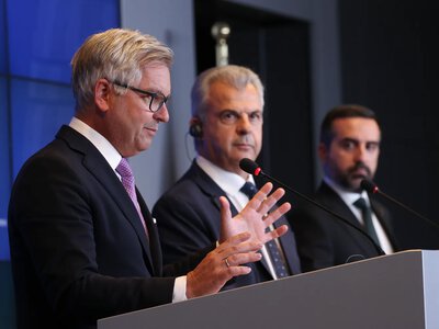 Те, що просять нас зробити українці - комісар ЄС про виключення українських чоловіків із тимчасового захисту