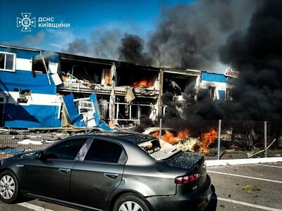 Російська атака на Київщині: під ударом опинилося підприємство «Яготинське для дітей», є загиблі та поранені