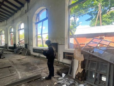 У поліції показали наслідки ворожих обстрілів прикордоння Чернігівщини (Фото)