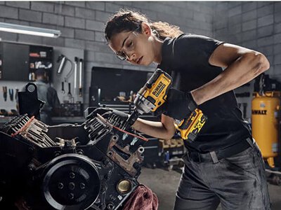 5 причин купити гайковерт DeWalt