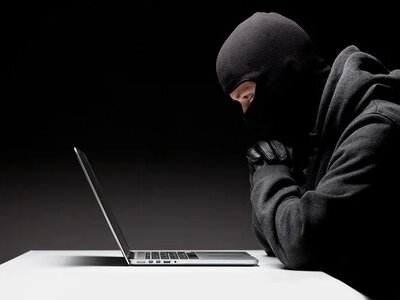 Шахраї маскуються під державні установи: як не потрапити у пастку