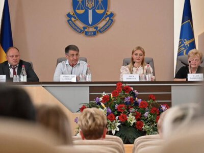 Мирослав Білецький привітав працівників Господарського суду Закарпатської області