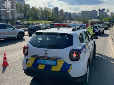 У Києві Mercedes влетів у підземний перехід, відомо про загиблих та постраждалих