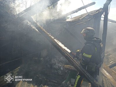 У Білозерському та Слов'янську рятувальники гасили пожежі після російських обстрілів