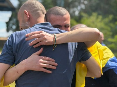 Вирвані з коліна неволі: Україна повернула з російського полону 185 захисників та цивільного. Імена, напрямки та перші подробиці