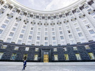 Уряд оновив програму підтримки молодих лікарів: хто отримає більше та за яких умов