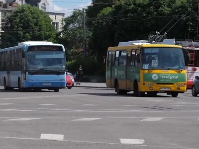 У Луцьку – скандал через водія автобуса, який «виставив» дітей загиблого героя (Відео)