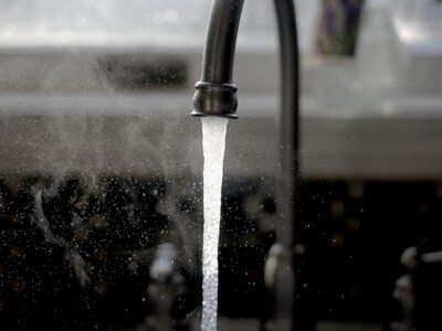 У платіжках за воду з’явилися нові рядки: за що українцям доведеться доплачувати