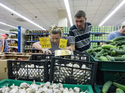 У Севастополі слідом за бензином почали обмежувати і продаж продуктів
