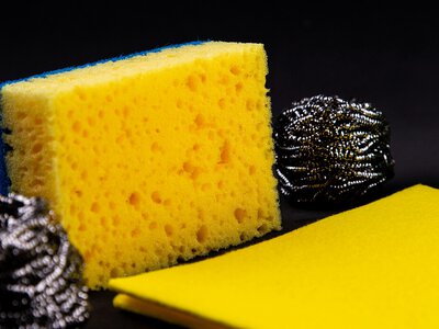Як часто потрібно замінювати губку для миття посуду