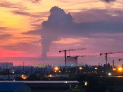 Після атаки спалахнула масштабна пожежа на території нафтобази на півдні рф