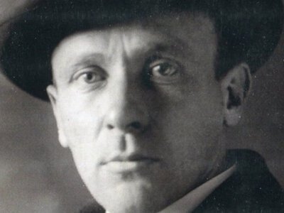 ​Після знесення памятника Булгакову: українці шукають нову постать для головного місця на Андріївському (Відео)