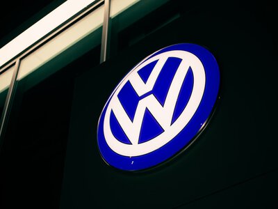 У пустелі США застрягли 350 тисяч Volkswagen та Audi: чому автомобілі роками стоять просто неба