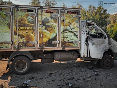 На Сумщині росіяни вдарили по машині, що розвозила хліб
