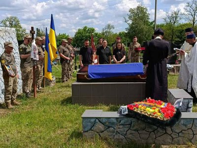 У Кобеляцькій громаді попрощалися із воїном Сергієм Чижиком