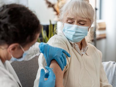 Щеплення - не лише для дітей: МОЗ нагадало, які вакцинації потрібно робити дорослим