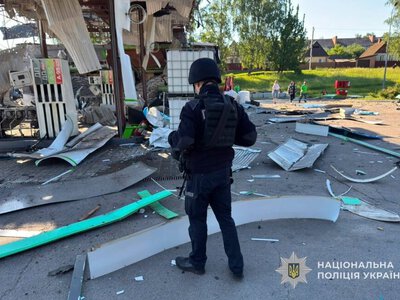 У Шосткинському районі внаслідок ворожого удару пошкоджено житлові будинки, адмінбудівлю, зруйновано АЗС