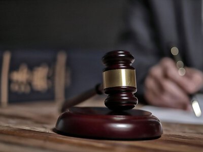 Хулігани можуть бути всюди: суд визначив, чи є тротуар громадським місцем