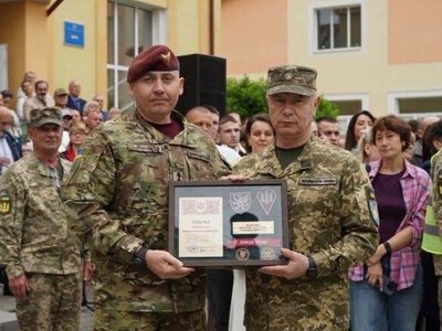 У Львові відбувся 39-й випуск ліцею імені Героїв Крут: уперше серед випускників – 13 дівчат