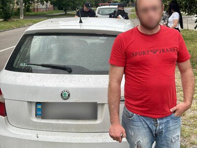 Позбавлений прав і з підозрілою речовиною: в Ужгороді патрульні зупинили водія з ознаками наркотичного сп’яніння
