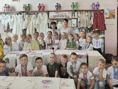 «Сила в орнаменті»: етнопанорама, що об’єднала три свята української душі