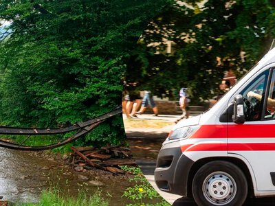У Виженці на Буковині стався обвал мосту: в якому стані зараз постраждалі діти