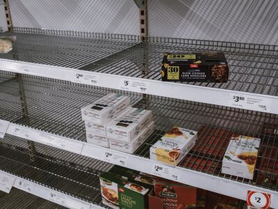 У Криму почали змітати продукти з полиць: магазини вже вводять обмеження