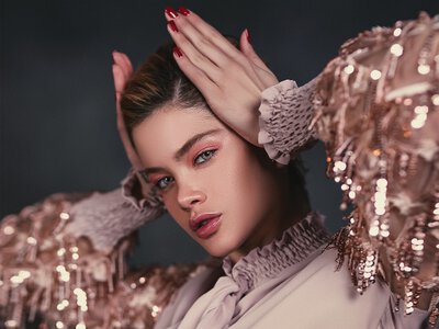 Стилісти назвали головні б’юті-тренди літа: що буде в моді цього сезону