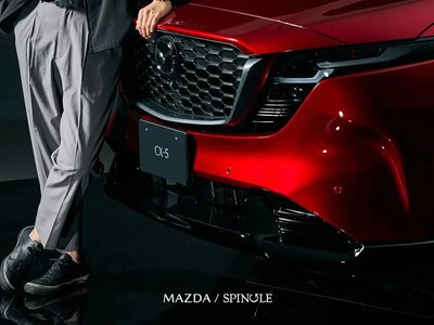 Mazda випустила кросівки для водіїв: чим особливе фірмове взуття