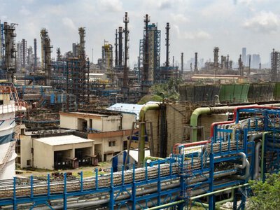 Альтернатива нафті та електрокарам: Індія запускає продаж біопального E85 з 85% вмістом етанолу