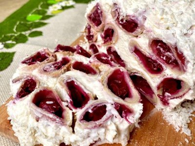 Торт Дрова під снігом по-новому! Виходить дуже смачним, з яскравим вишневим смаком