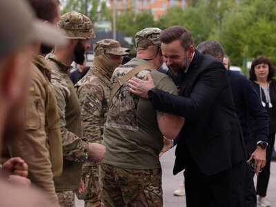 Четверо воїнів та родина полеглого героя отримали нове житло в Ужгороді