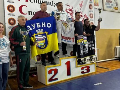 Дубенські борці взяли «золото» та «срібло» на чемпіонаті області