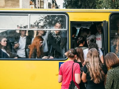 Веселі та неадекватні: історія однієї поїздки у маршрутці - Simya