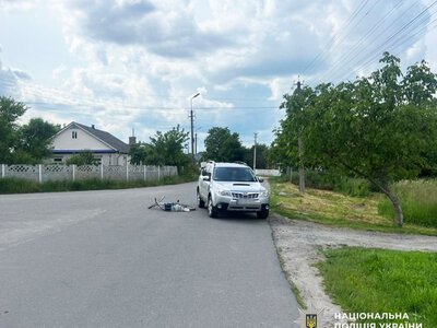 Не надав перевагу в русі: у Любарі під колеса кросовера Subaru потрапив 77-річний велосипедист. ФОТО