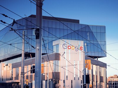 Google платитиме SpaceX майже 1 мільярд доларів щомісяця: у чому причина