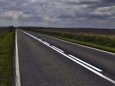 У Службі автодоріг Житомирщини попереджають про грозові дощі та закликають водіїв бути обережними