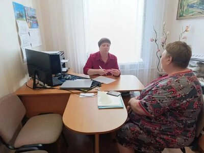 Окупаційна депутатка Кузнецова провела «прийом громадян» у Тавричанці на Каховщині