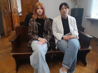 Визнає провину, але просить віддати батькам: що вимагає адвокат юнака, який жорстоко побив дівчину в центрі Житомира