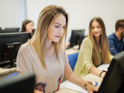 Бали на екрані та калькулятор вступу: коли абітурієнти отримають офіційні результати НМТ