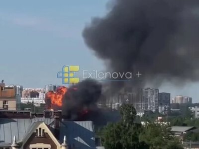 У Санкт-Петербурзі рф сталась пожежа на заводі Арсенал: їй присвоїли третій ранг складності