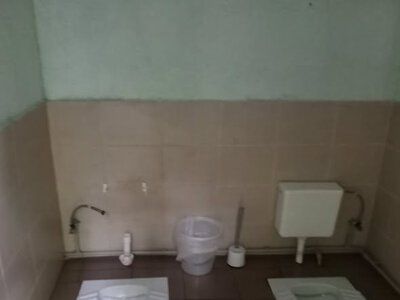 У парку Малина невідомий з інструментами вкрав зливний бачок із громадської вбиральні. ФОТО