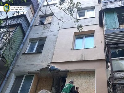 Понад 100 комунальників щодня прибирали Херсон після обстрілів протягом тижня