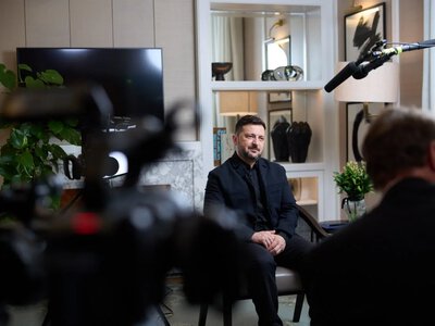 Зеленський сподівається, що у Великій Британії повернуть прапори України на будівлі муніципалітетів