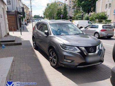 У Рівному оштрафували понад 800 водіїв-порушників правил паркування