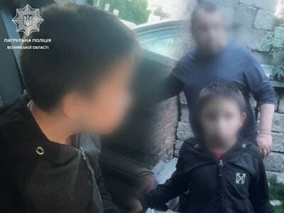 У Луцьку патрульні повернули дитину додому