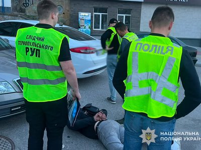  Погрожував оприлюднити інтимне відео: у Тернополі затримали чоловіка за підозрою у вимаганні 